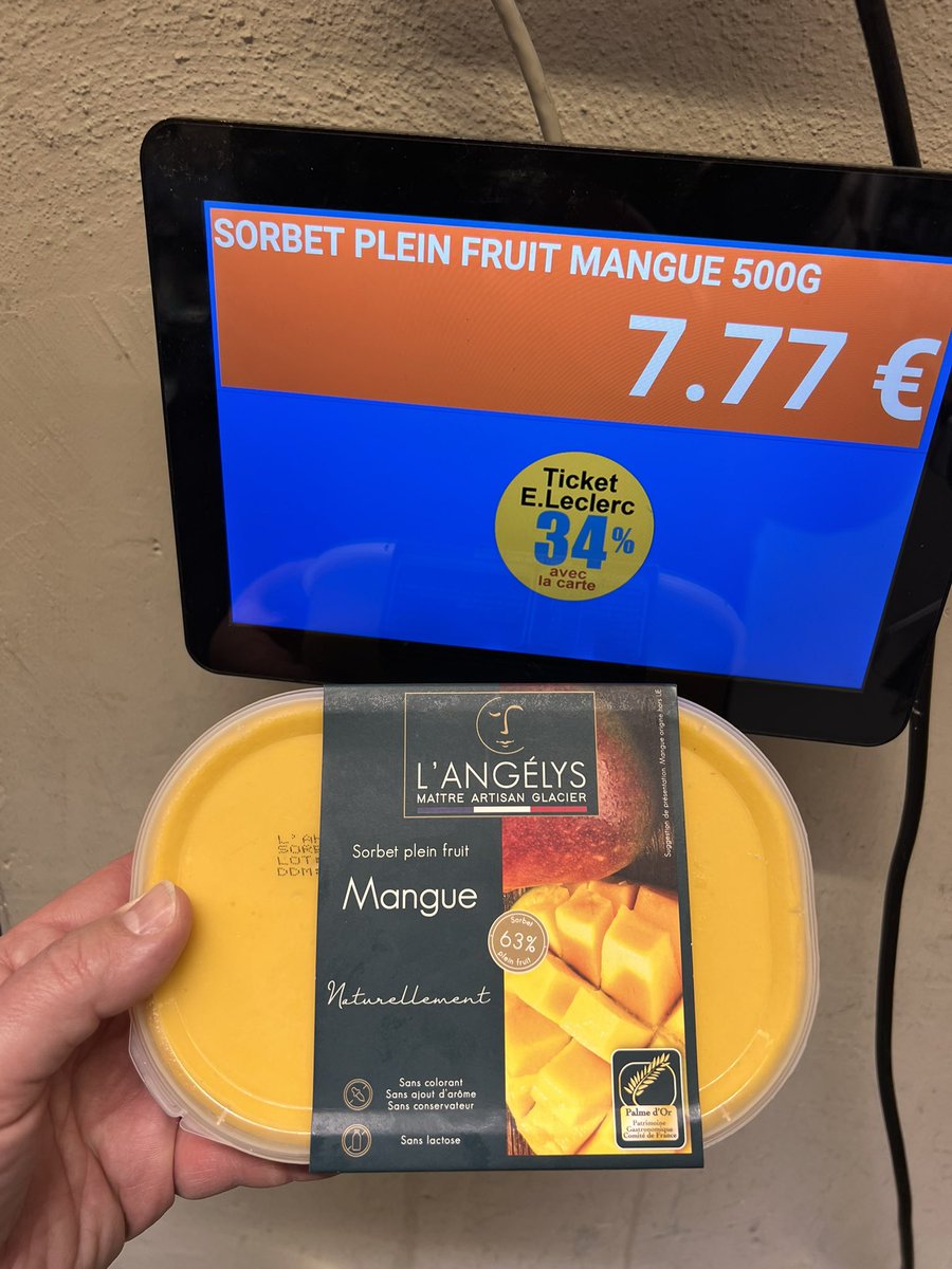 OliverTweete 🦊 tweet media