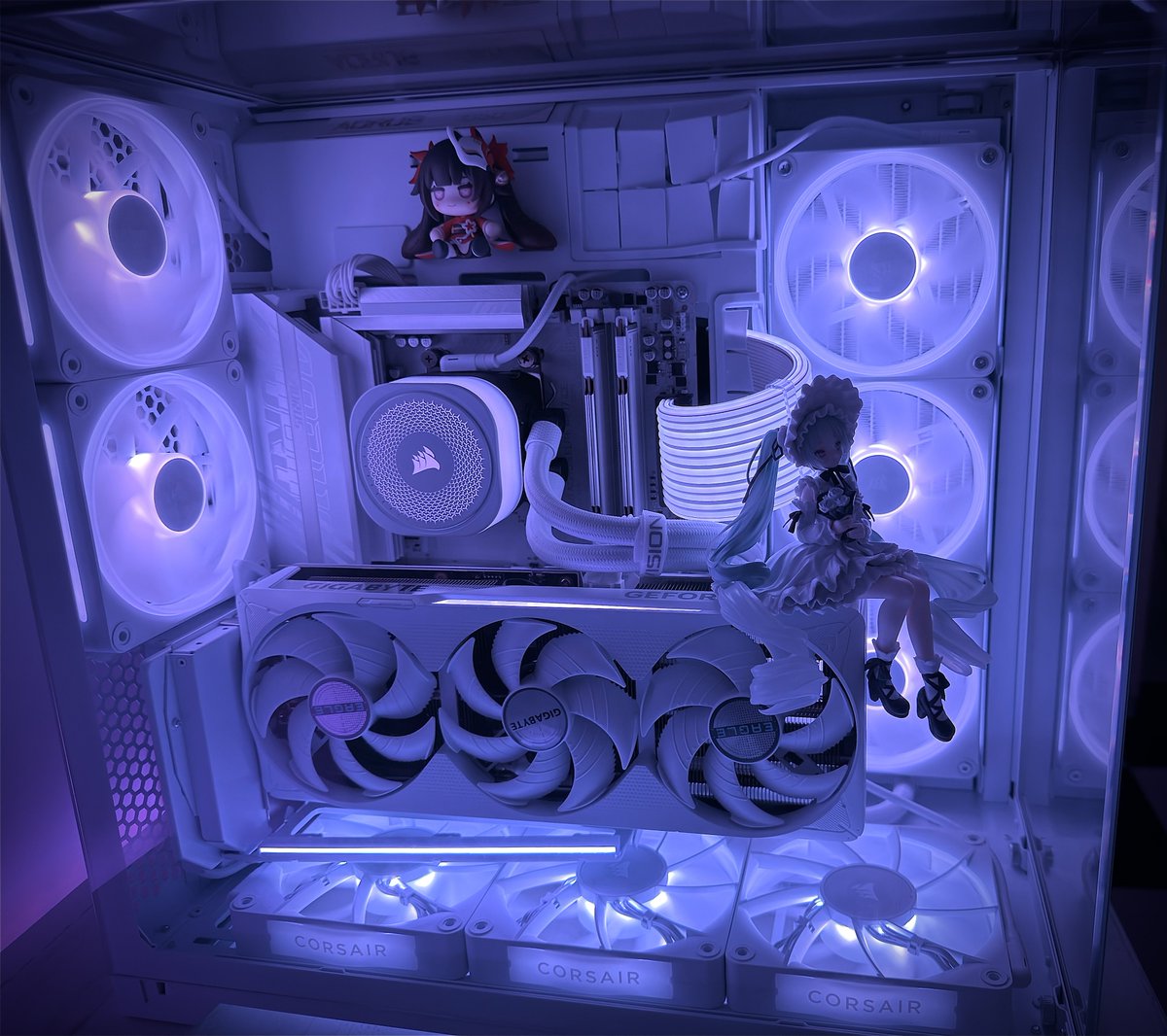 Wanxooooo's tweet image. Sparkle and Hatsune Miku just moved into their new home 🎀✨

———

#FigureCollection
#FigurePhotography
#Miku
#HatsuneMiku
#Vocaloid
#Sparkle
#HonkaiStarRail