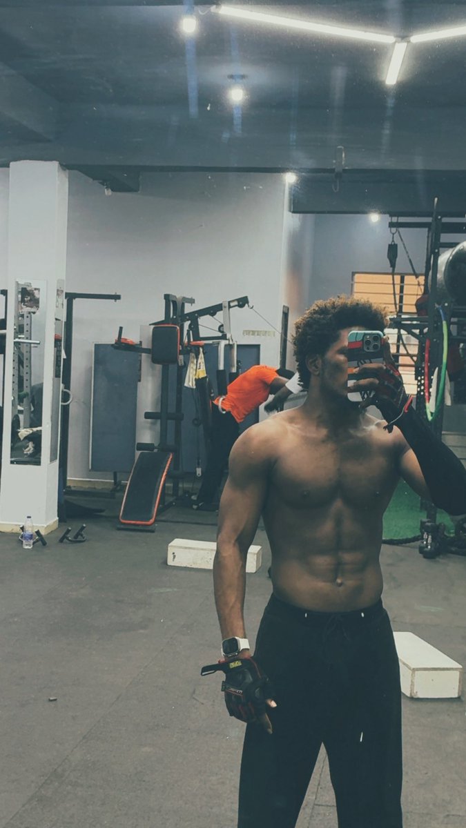 𝑔𝓇𝒶𝓎𝑜𝓃𝓈.ᐟ tweet media