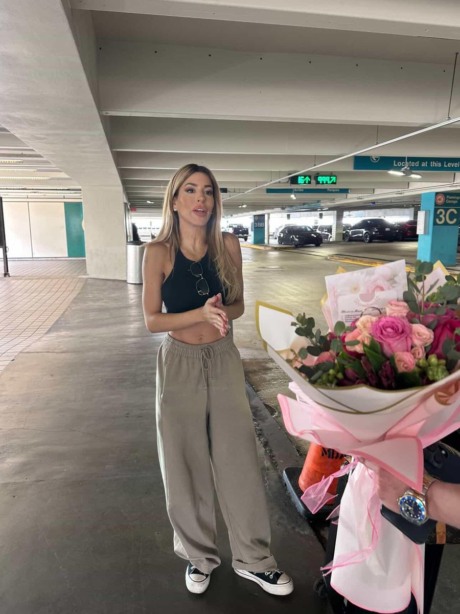 𝐇𝐞𝐥𝐞𝐧𝐚 𝐎𝐫𝐢𝐚𝐧𝐢𝐬𝐭𝐚 ♡ tweet media