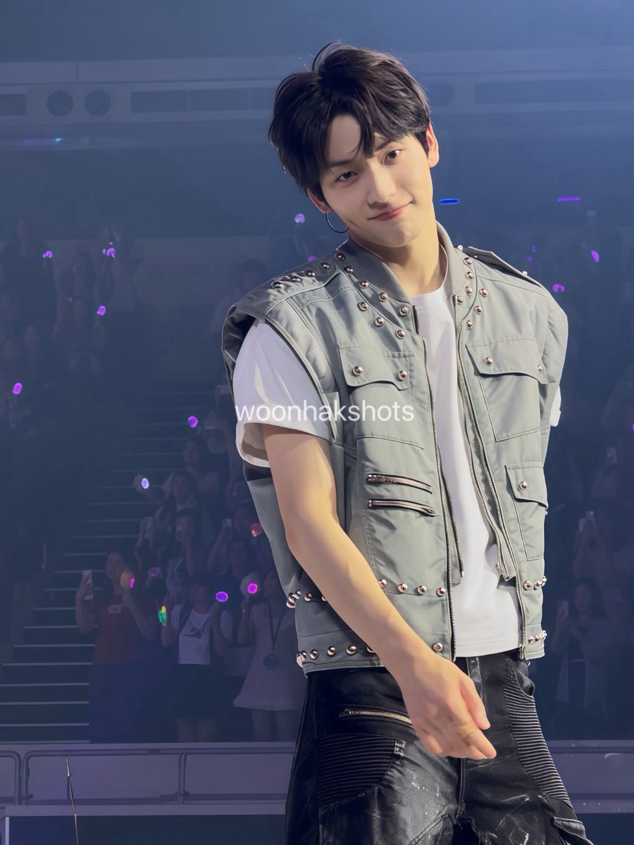 christine ☆ tweet media