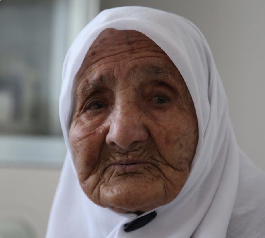 nuremine's tweet photo. İzmir’de yaşayan 110 yaşındaki Dudu Nine uzun ömrünün sırrını paylaştı: ‘TUS’a hiç çalışmadım’ https://t.co/FZd8MIr8Ek
