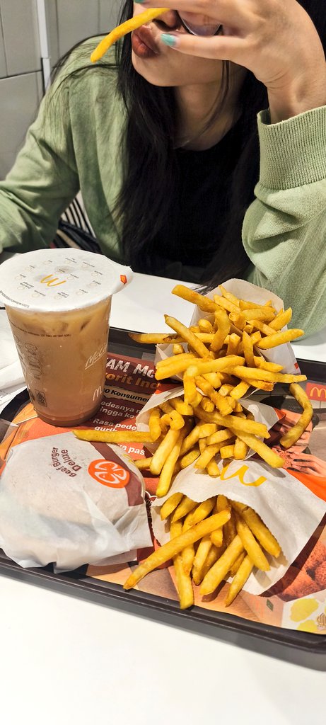 Moody Panda ❄️ tweet media