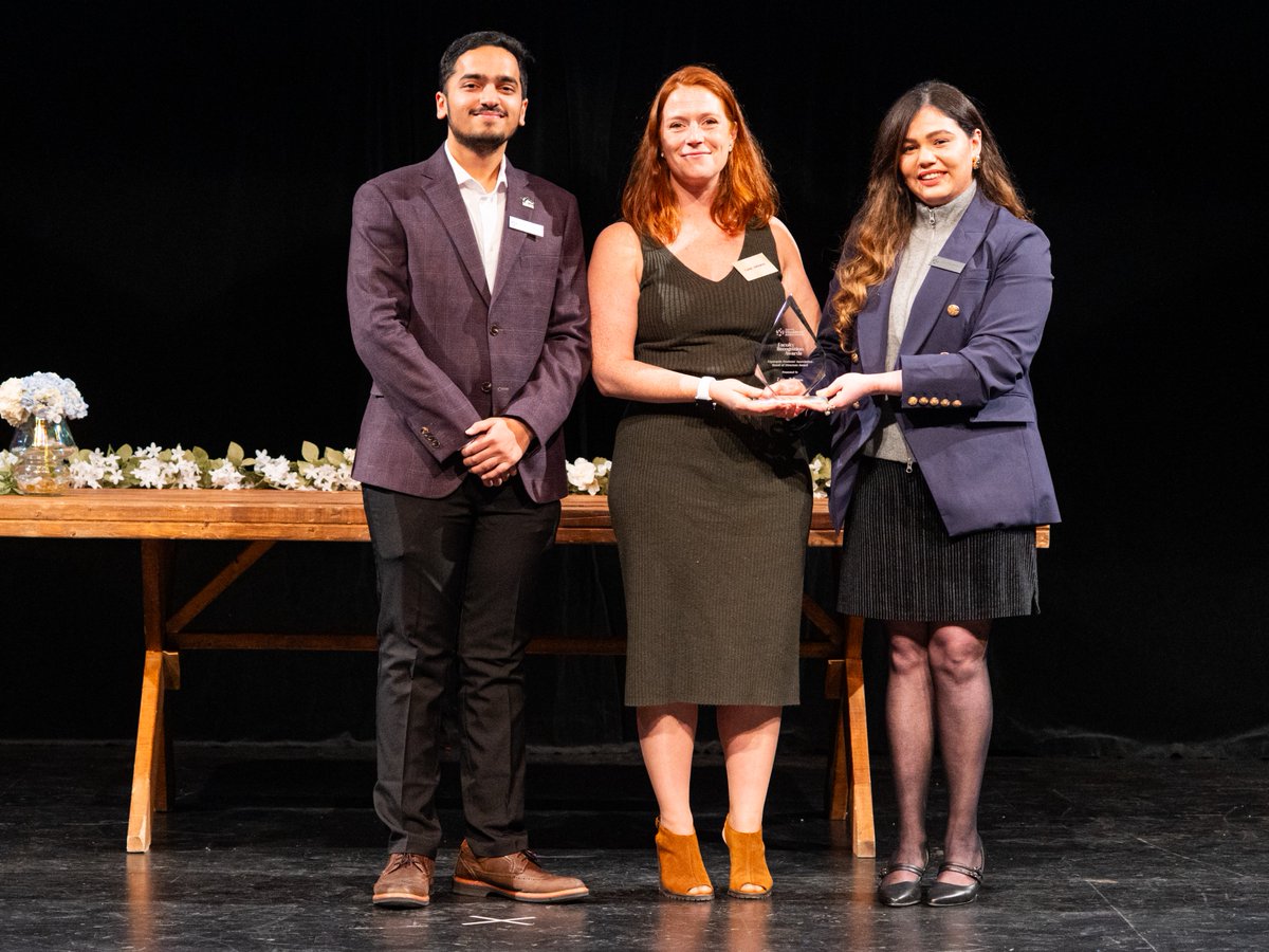 AlgonquinSA's tweet photo. 31 years of celebrating the best. Congratulations to all of this year's Faculty Recognition Award recipients — thank you for everything you do for students. @AlgonquinColleg 

For more images, click the link below 👇 

https://t.co/Gfx0YSxfMR https://t.co/XejDtNrHPg