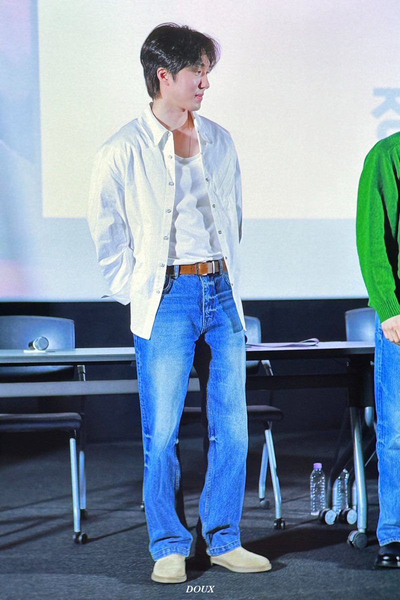 𝑫𝑶𝑼𝑿 tweet media