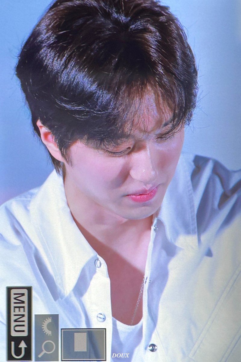 𝑫𝑶𝑼𝑿 tweet media