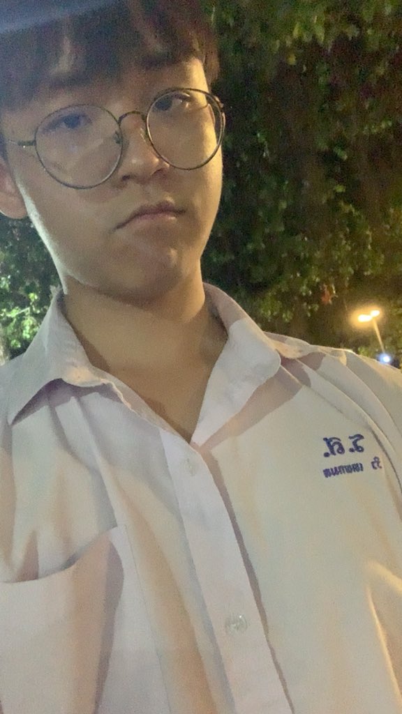 แว่นแว๊นแว๋น tweet media