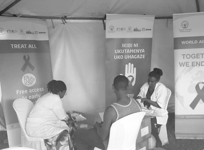 GacundeziCell's tweet photo. Turashimira #StriveFoundationRwanda yateguye irushanwa n'ubukagurambaga bwo kurwanya SIDA binyuze muri siporo iduhuza iwacu.
Turashimira kandi RwimiyagaFC
yadutsinze 2-0.
Twungutse ubunararibonye n’imbaraga zo kwitwara neza mu mikino itaha.
#StopSIDA
#muIsiboYacuNihoBibera https://t.co/Wm4ya1ipJW