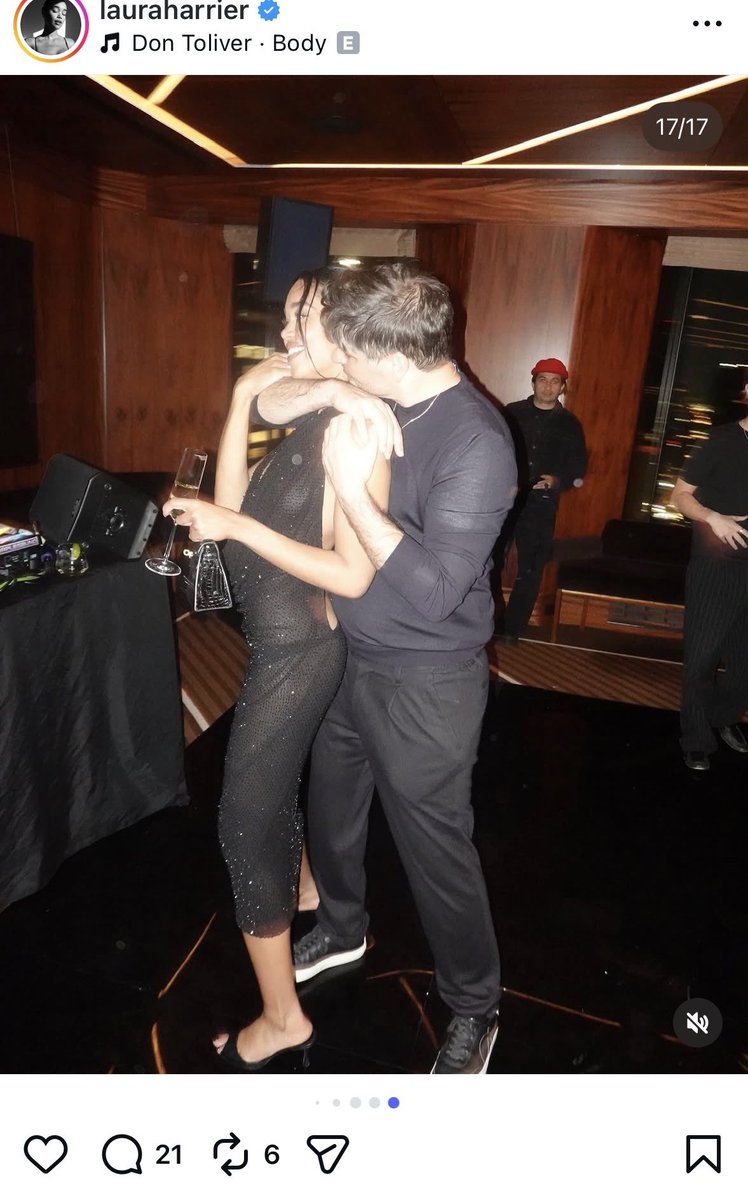 agostina tweet media