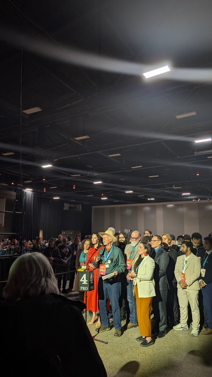 NPDJonquiere's tweet photo. Cette fin de semaine, votre association du NPD dans Jonquière était fièrement présente au congrès du parti à Winnipeg par l'entremise de son vice-président et délégué jeunesse, Raphaël Émond. 

Félicitations à notre nouveau chef @avilewis! https://t.co/zphL8oh0Ke