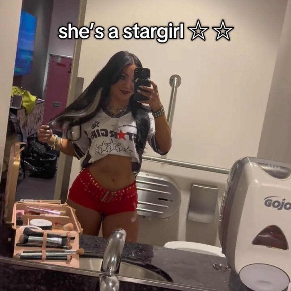 brendaᰔᩚ tweet media