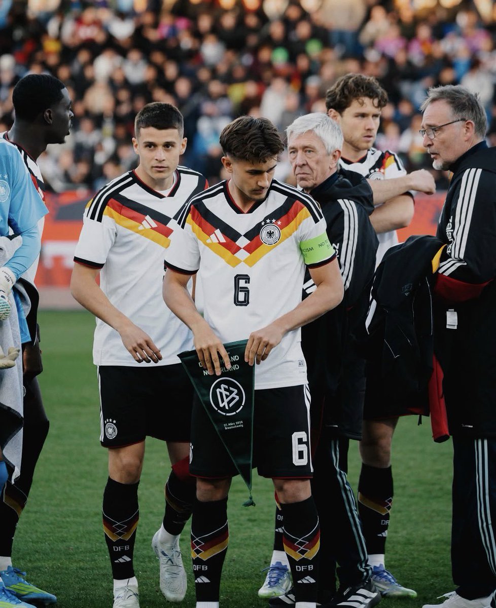 𝘽𝙚𝙣𝙟𝙞𝙁𝘾𝘽 ¹⁷ tweet media