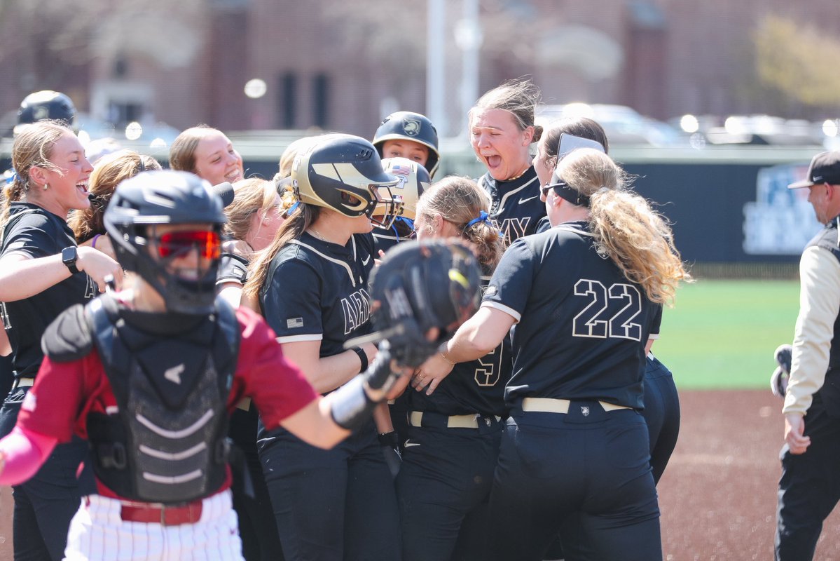 Army Softball tweet media