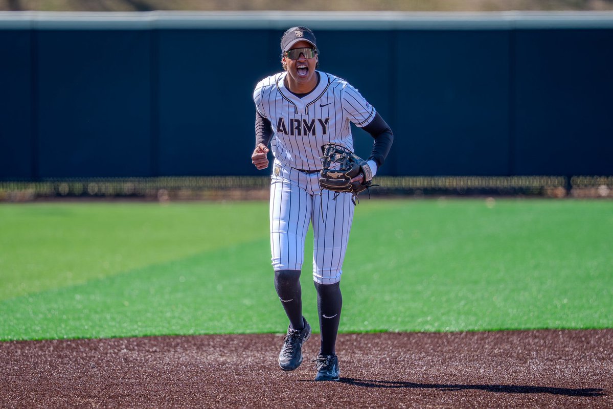 Army Softball tweet media