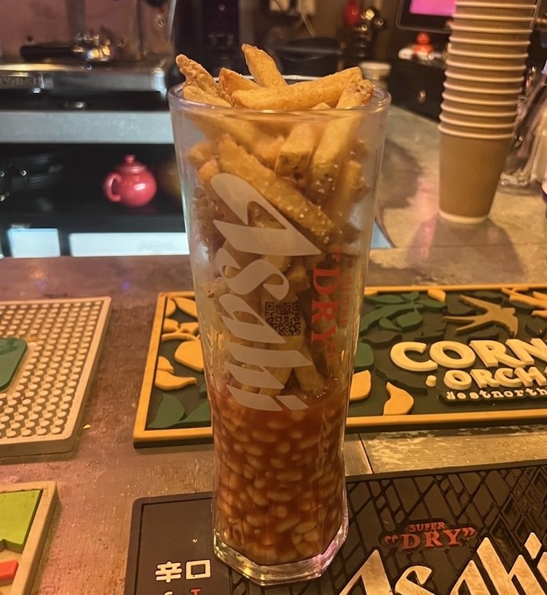 No Context Brits tweet media