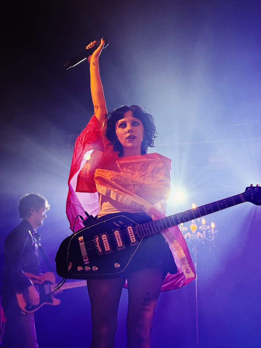 cait 🪿 tweet media