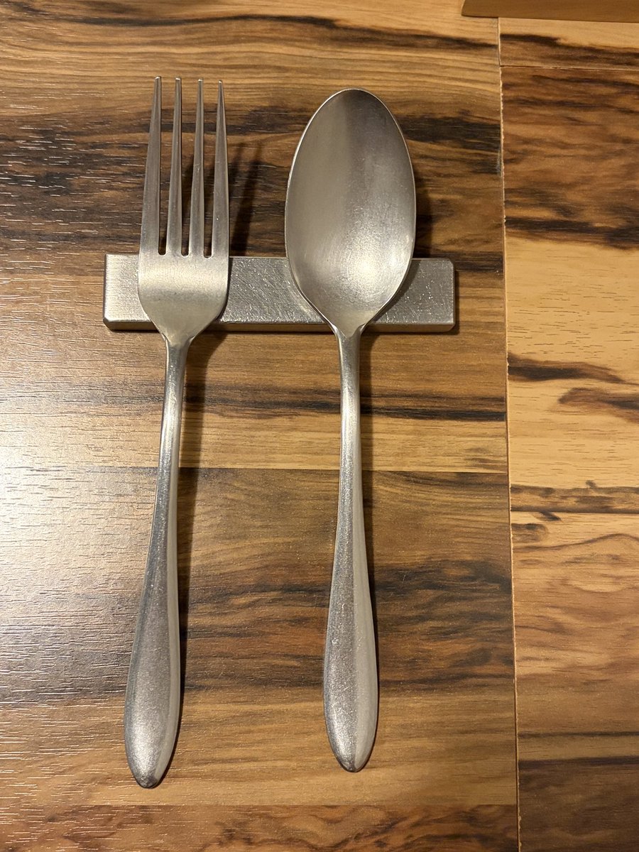jun_curry2020's tweet photo. 24年12月オープン。
検索で発見。
落ち着いた店内。
カレーは割とサラッと。
ミックスのライスはバスマティの方が強め。
スプーンで切れるけど
しっかりお肉で美味しい!
#Ansh(アンシュ) (飯田橋)(初)
チキンカレー ミックスライス
040/20260305
#こばやしカレー巡り
#こばやしカレー巡り2026 https://t.co/DR1Q6onusj