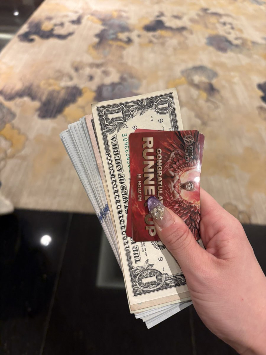 -SIX-舞華 tweet media