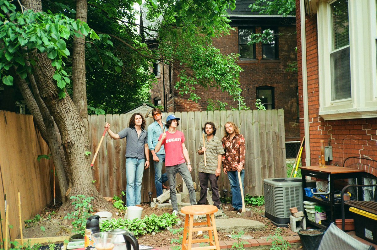 Mac Saturn tweet media