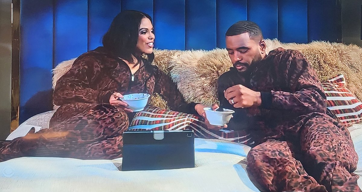 Carmella tweet media