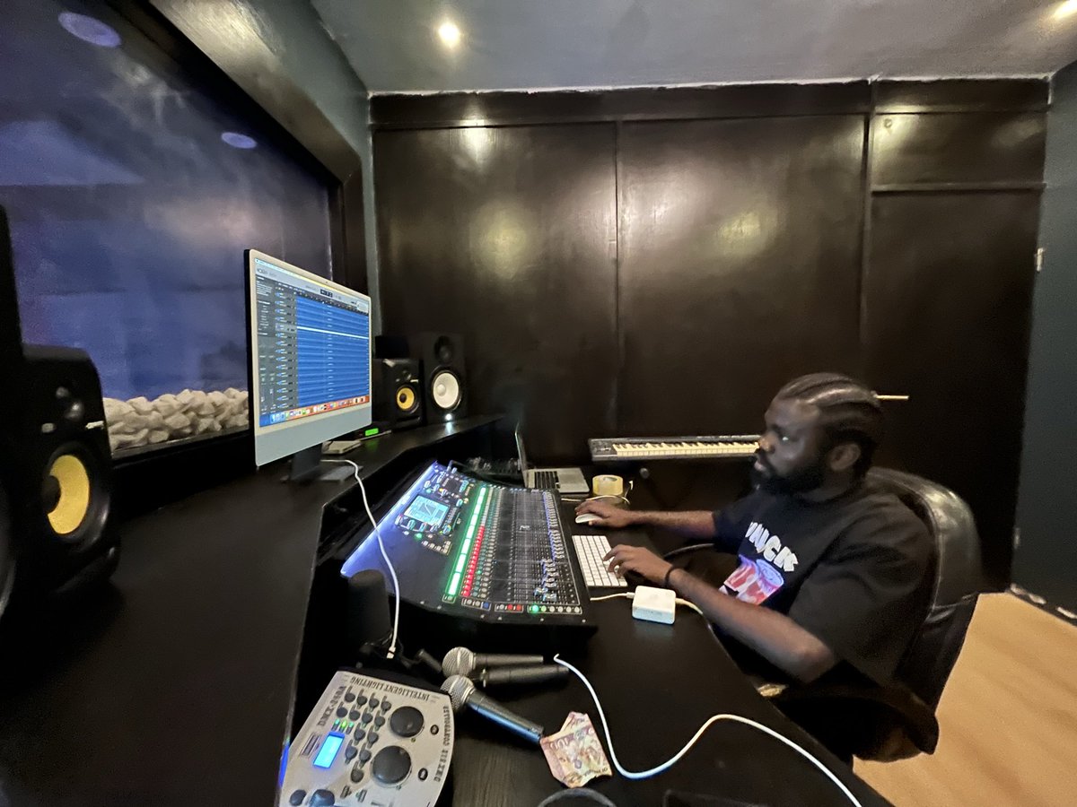 Cee Vibe tweet media