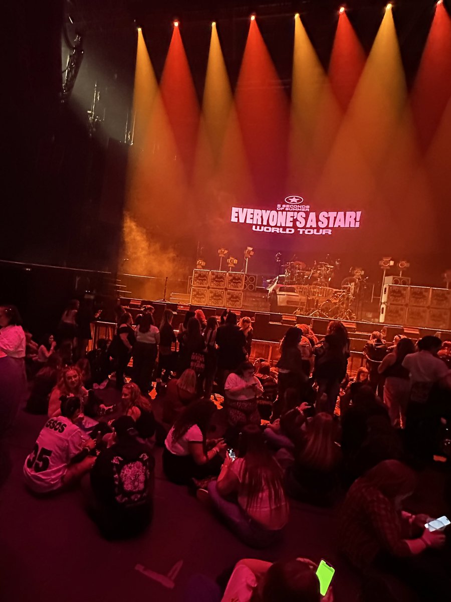 wallowsos hq ★ tweet media