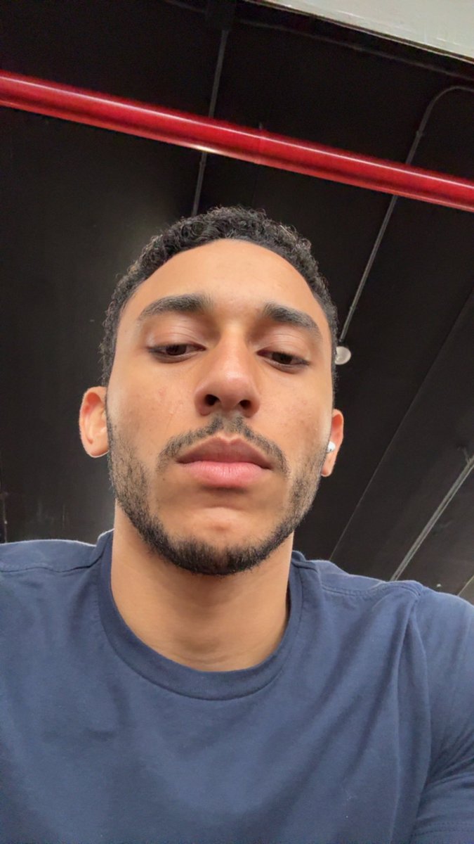 Anne 🎀 tweet media