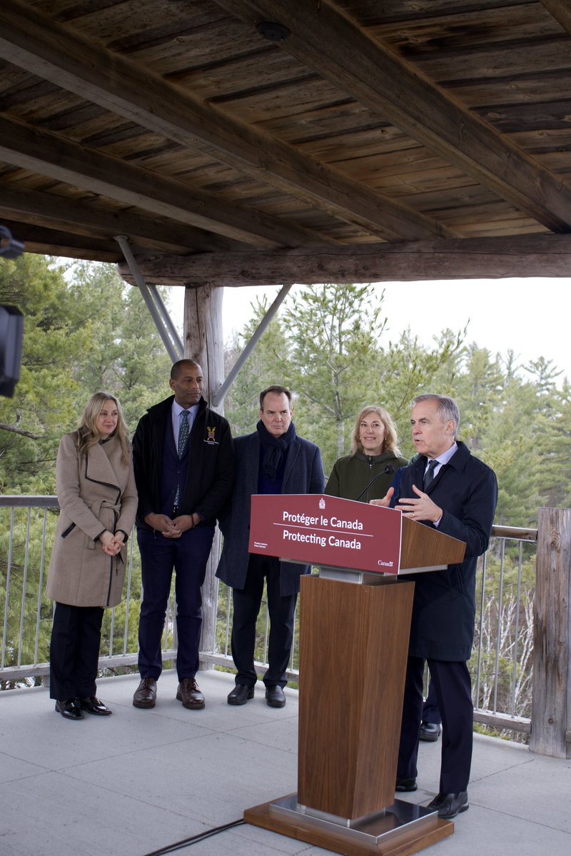 Steven MacKinnon tweet media