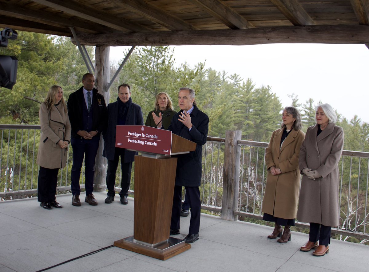 Steven MacKinnon tweet media