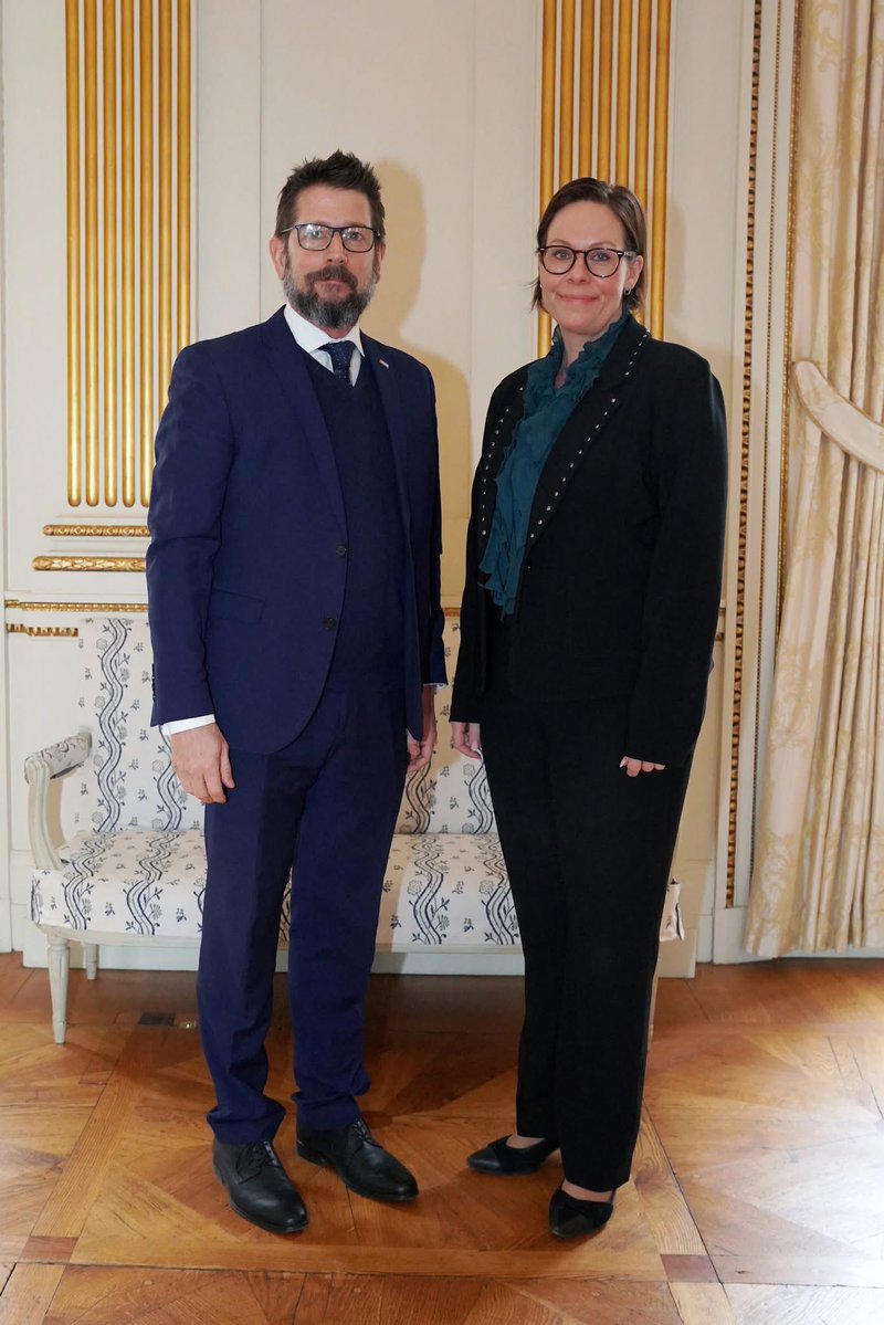 La ministra de Relaciones Exteriores de Suecia 🇸🇪, Maria Malmer Stenergard, recibió en audiencia al Embajador de Cuba, Raúl Delgado Concepción.

El diplomático cubano agradeció el apoyo tradicional 🤝de Suecia a la resolución cubana contra el bloqueo.

🔗: cubaminrex.cu/es/ministra-de…