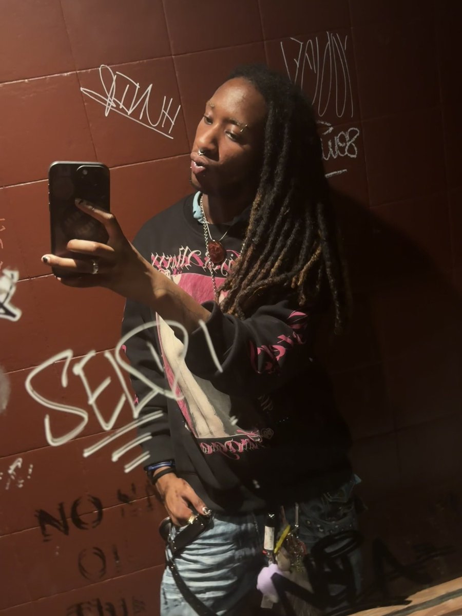 butch boy fanta🌊 tweet media