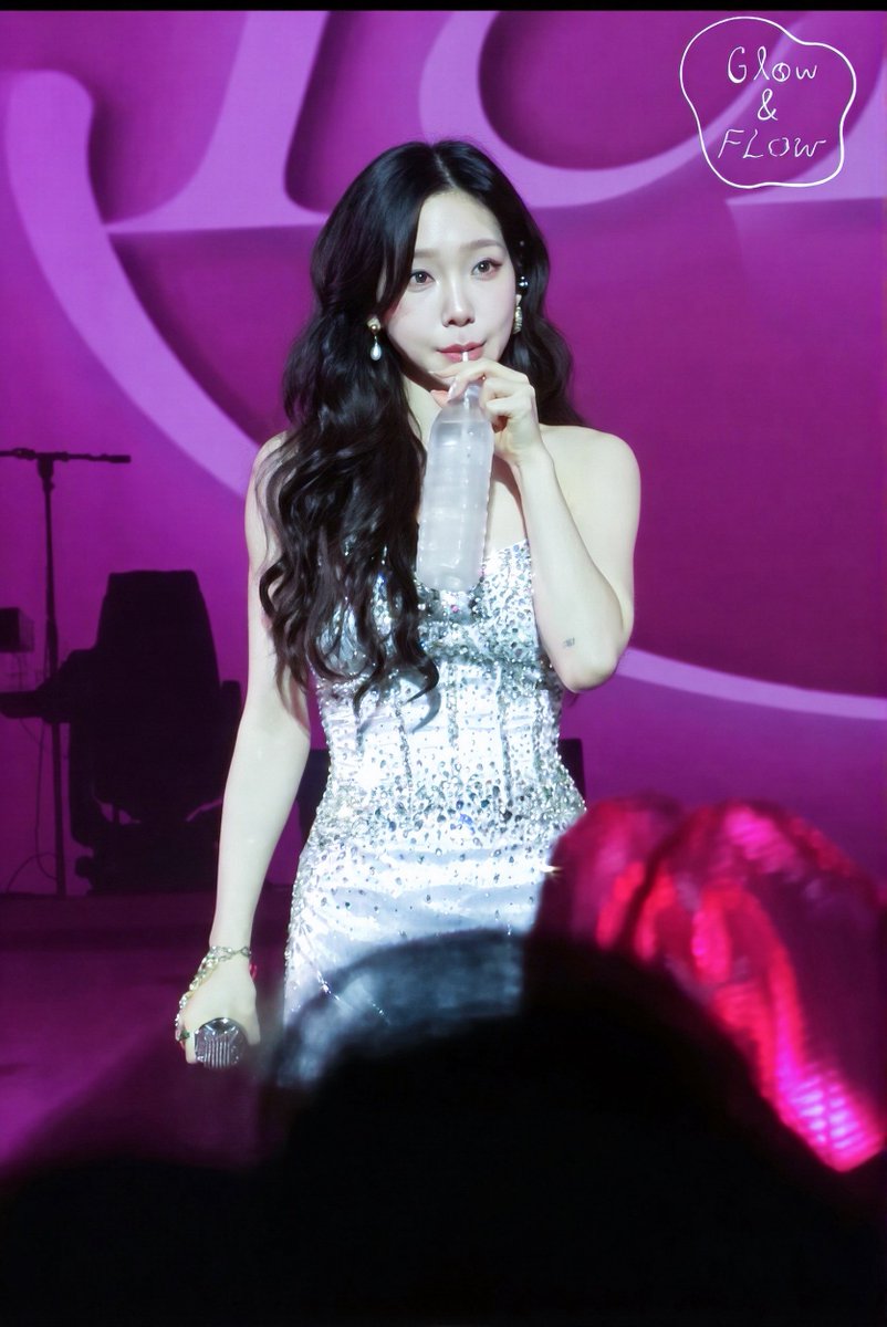 glowflow_cam tweet media