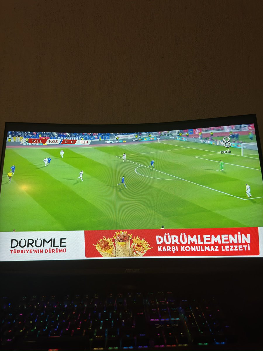 Dürümle izin verirsen milli maçı izlemek istiyoruz