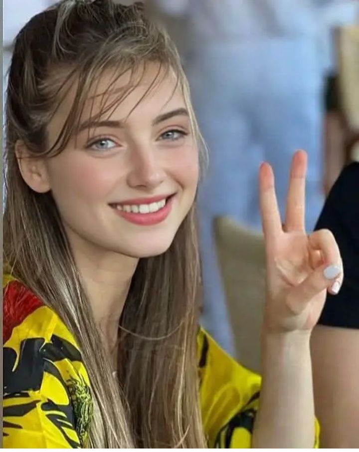 Mirha 🐦 tweet media