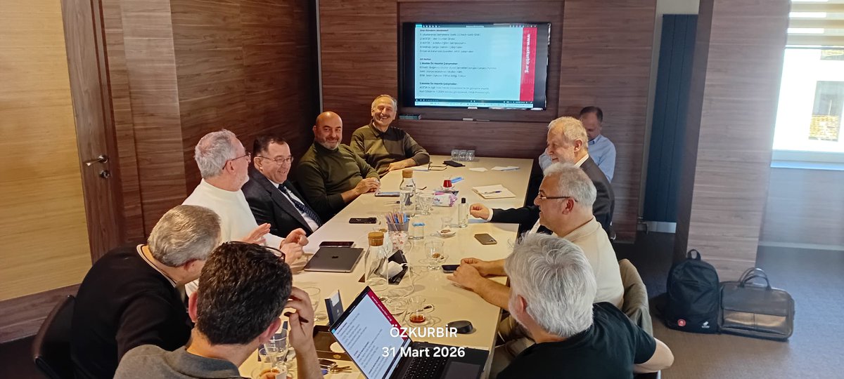 Özkurbir Derneği olarak aylık YK Toplantımızı, Asfa Koleji Üsküdar Kampüsünde  gerçekleştirdik.
Toplantımızda sadece eğitimin mevcut gündemini değil, yeni projelerimizide masaya yatırdık. 
Eğitim ve öğretim dünyasına hız katmaya, kararlılıkla devam ediyoruz.
#Özkurbir #Eğitim