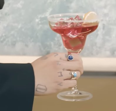 sisi 🌙 tweet media