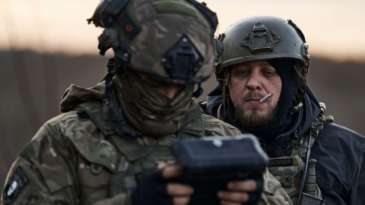 🧵Il fronte ucraino è in una fase di stallo. I droni hanno preso completamente il controllo del campo di battaglia.
(segue)