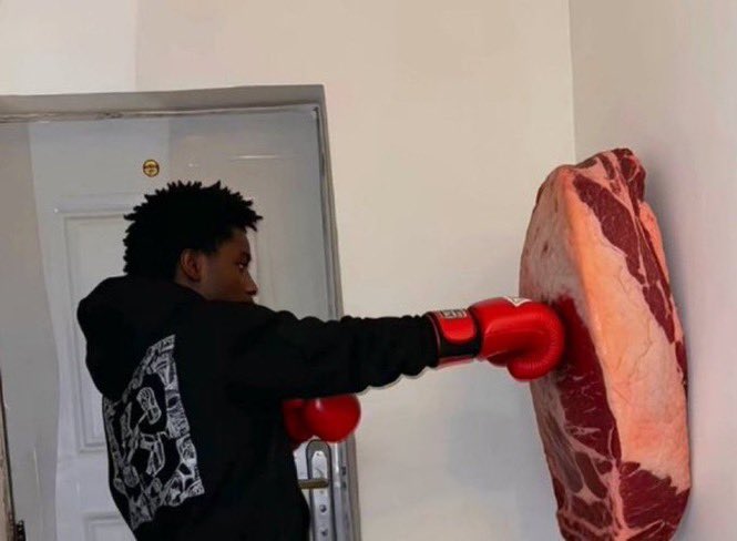 liftbyTifeh tweet media