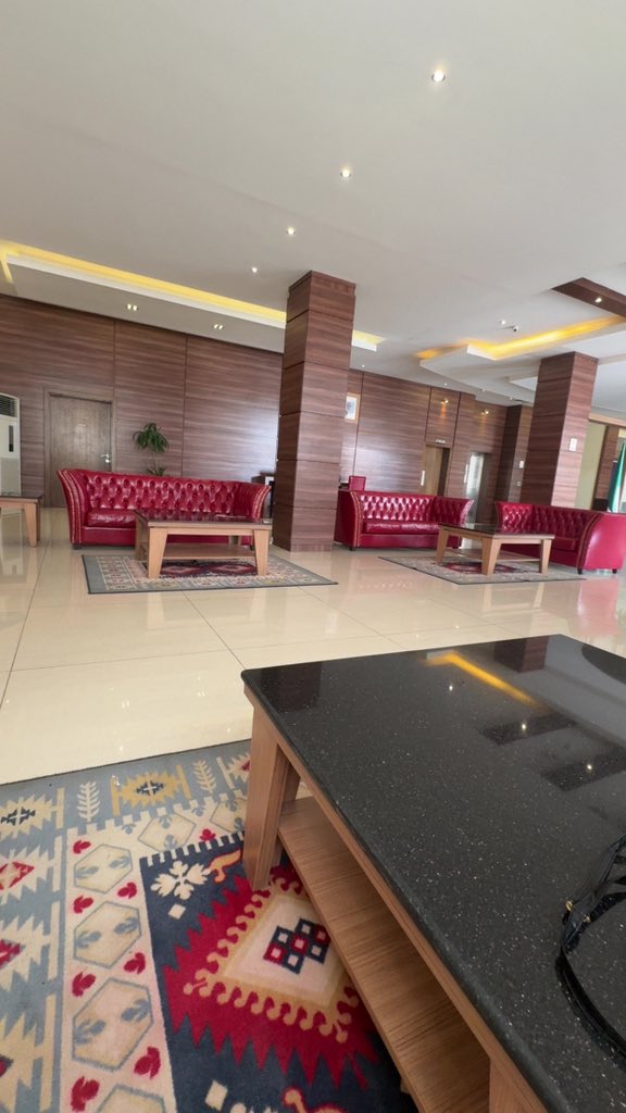 D ø l l á r z z 💰 tweet media