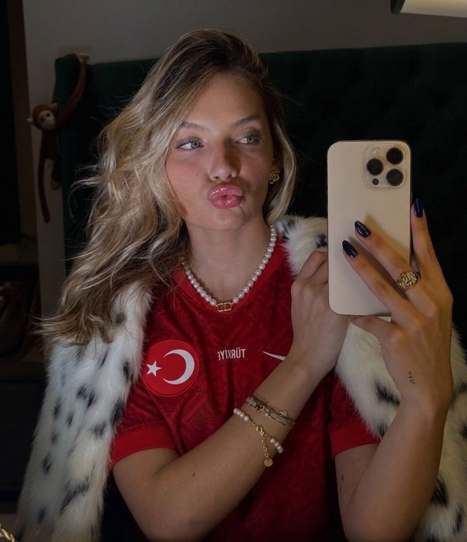 Isabella tweet media