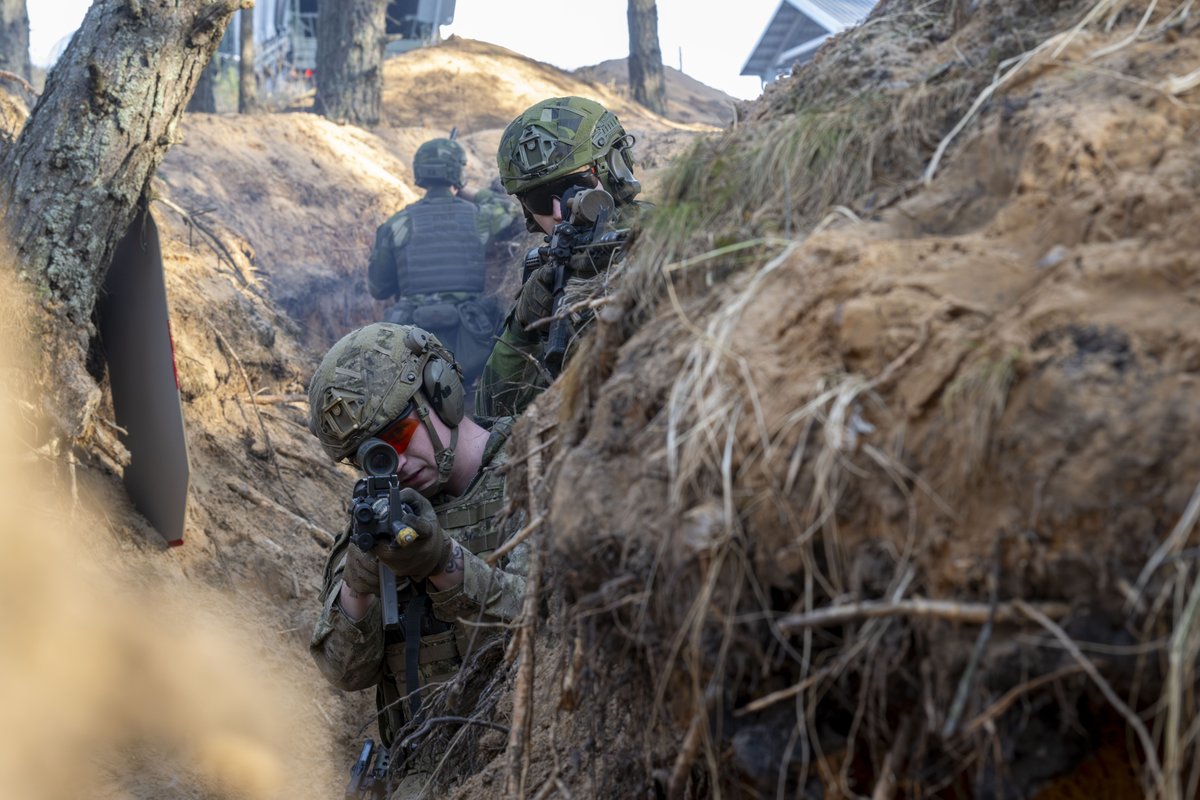 Canadian Army tweet media