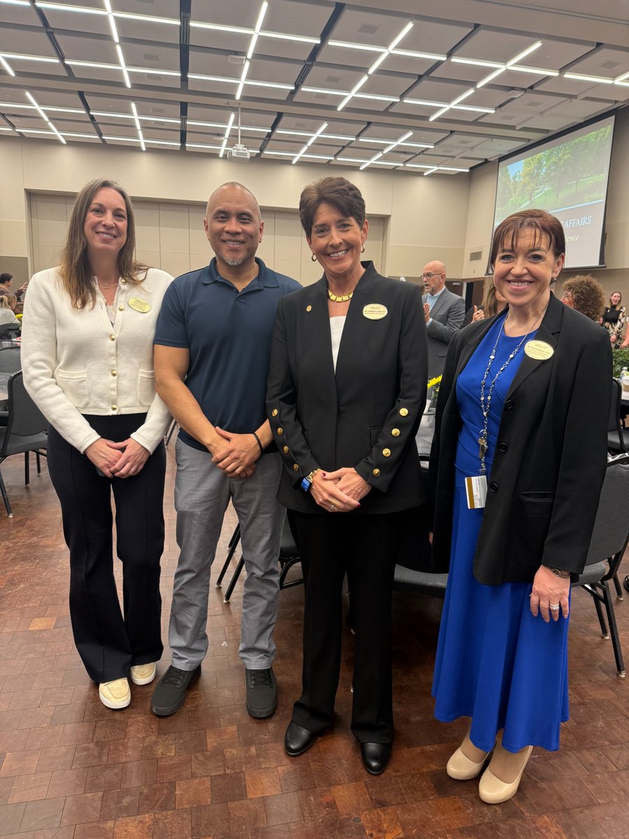 Dr. Amy Thompson tweet media