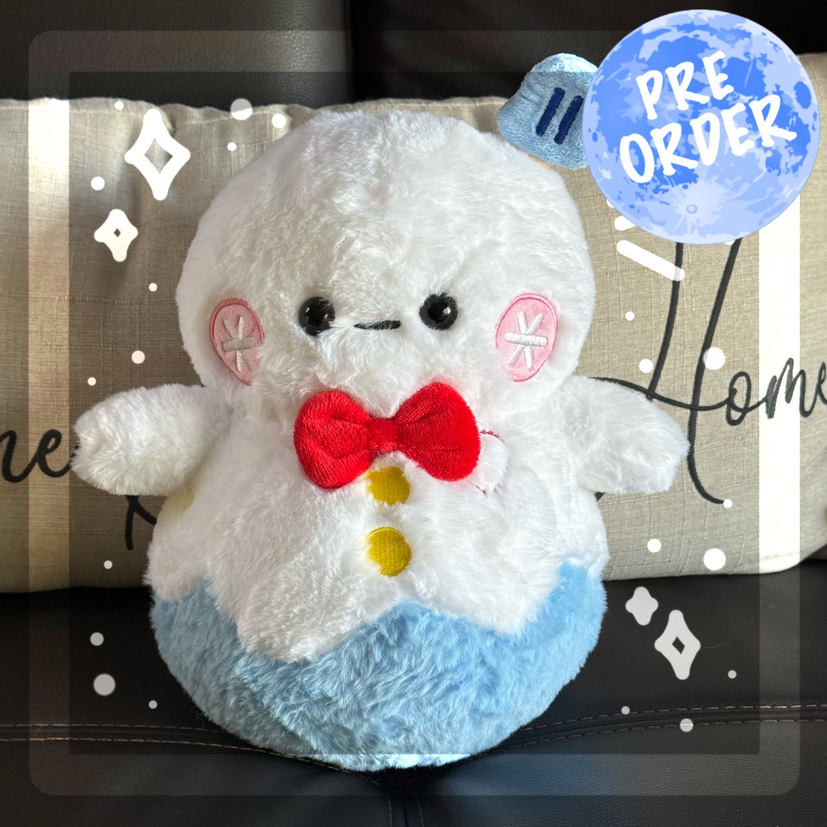 MoonSongEchoes's tweet photo. Chonk Happy Snowman and Artsy Birb plushies are out for preorder! Be sure to spread the word and help fund these guys so I can do more lads themed mascot plushies :3 #loveanddeepspace #rafayel #zayne 

https://t.co/AkOs3WHxKC https://t.co/6CEEv4y0pl