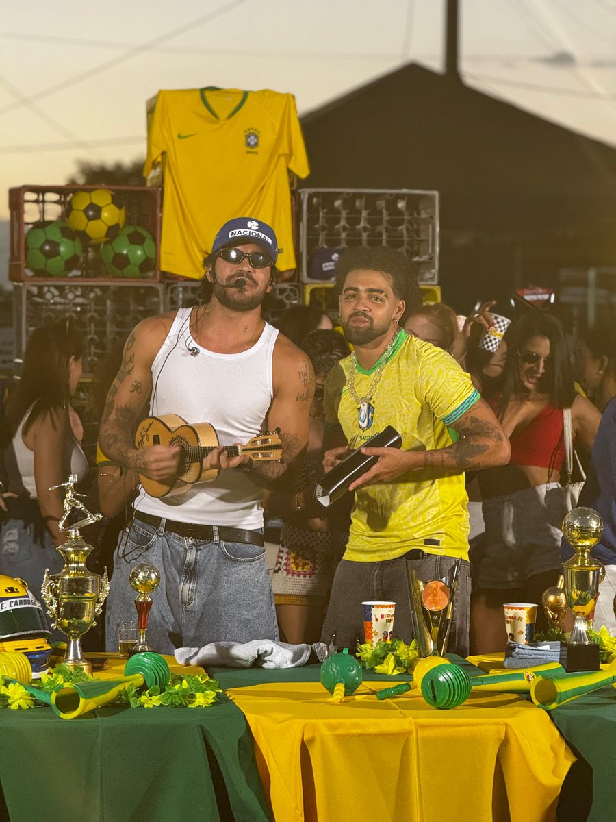 centraldosdf's tweet photo. Como vou explicar que essa música nem lançou ainda e já é minha favorita e já decorei a coreografia? https://t.co/uWg8VBpmDK