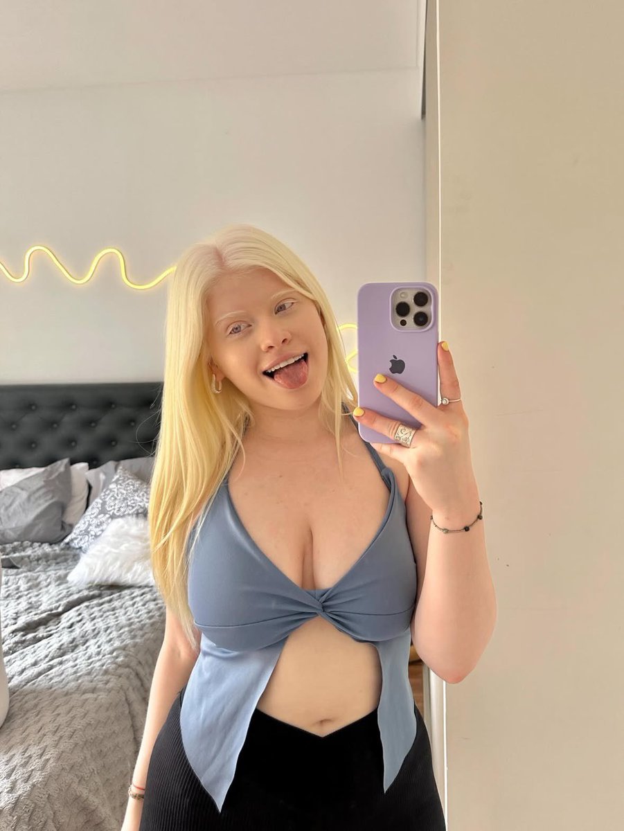 snwbeela tweet media