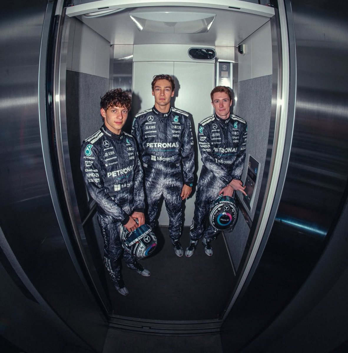 delilah⟢ tweet media