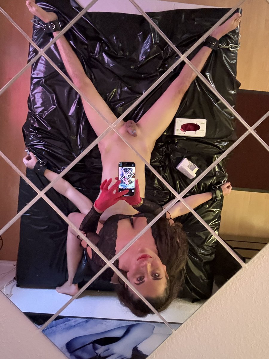 Valentina Lux 💎 tweet media