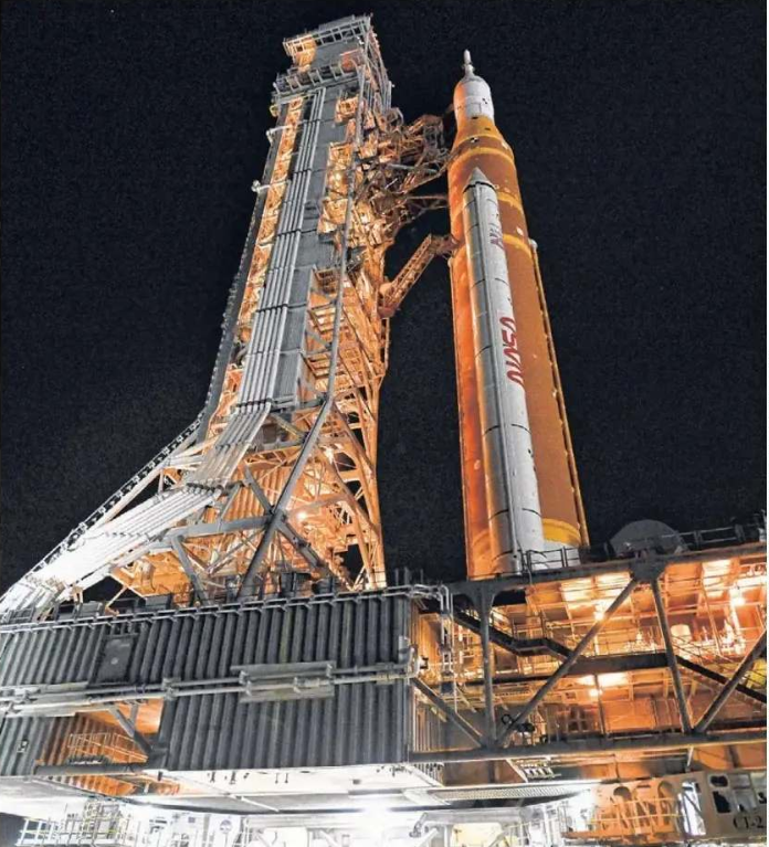 AngeldeLarge_st's tweet image. #ArtemisII
#TheCrew

Tenemos la exclusiva con la alineación de la tripulación:
@DrEhrmantraut @mgvmXXXII, @LicenciadoEbrio y el gran astronauta muxe @Oms_Garfito.