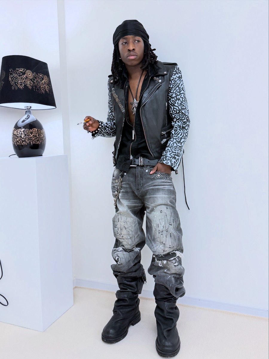 MR OSBATT tweet media