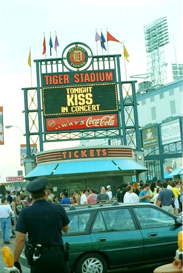 𝐊𝐈𝐒𝐒𝐨𝐩𝐨𝐥𝐢𝐬 tweet media